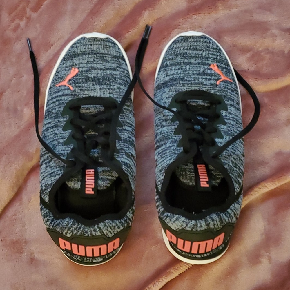 Puma casual speakers, 8.5, popular style.